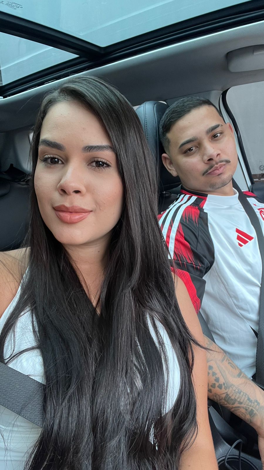 Vitória e Rodrigo viajando